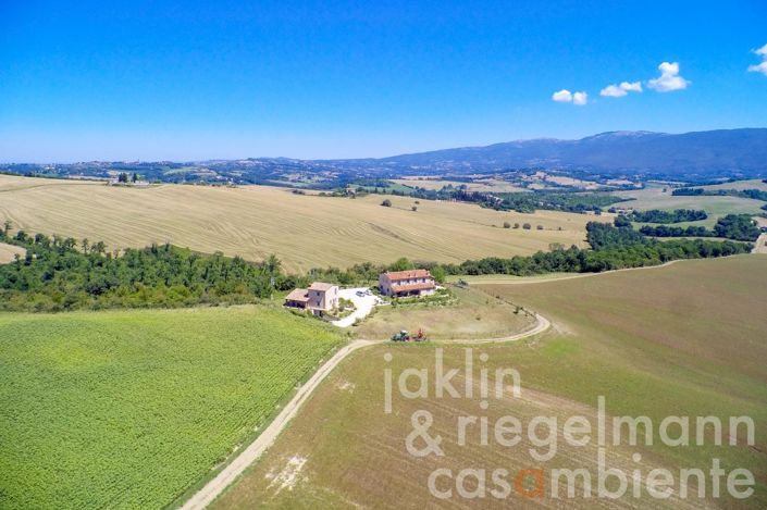 Image No.8-7 Bed Country House for sale