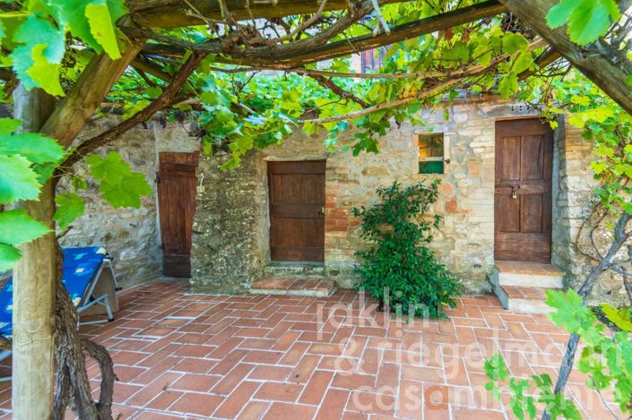 Image No.32-3 Bed Country House for sale