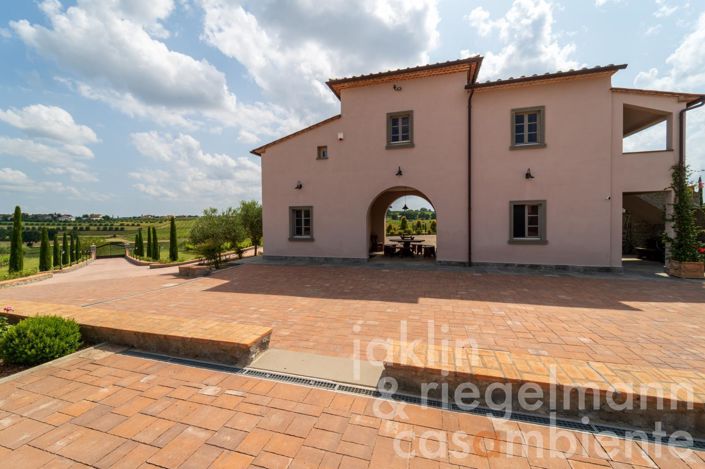 Image No.55-10 Bed Country House for sale