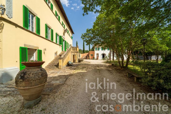 Image No.44-10 Bed Villa for sale