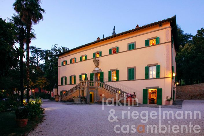 Image No.47-10 Bed Villa for sale