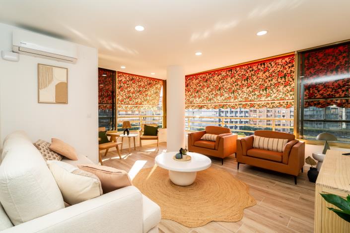 Image No.1-4 Bed Apartment for sale