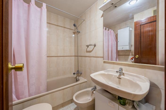 Image No.12-2 Bed Apartment for sale