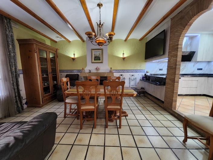 Image No.47-5 Bed Chalet for sale