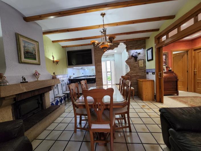 Image No.49-5 Bed Chalet for sale