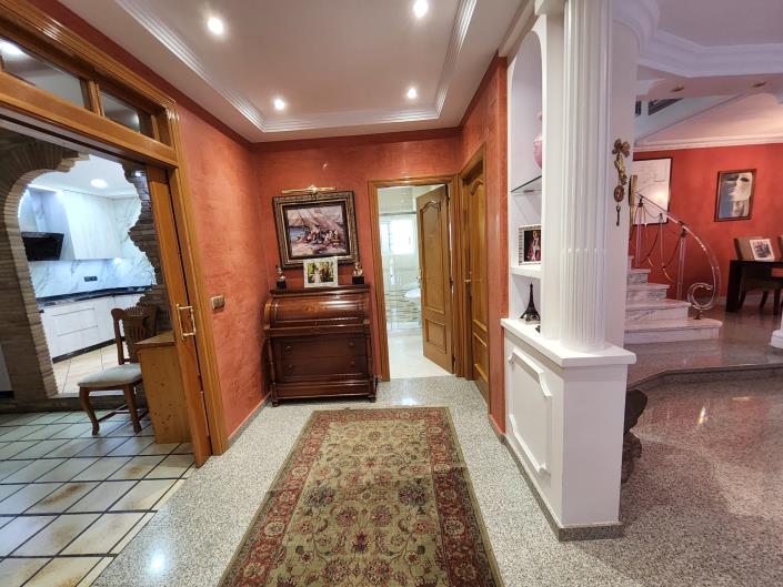 Image No.51-5 Bed Chalet for sale