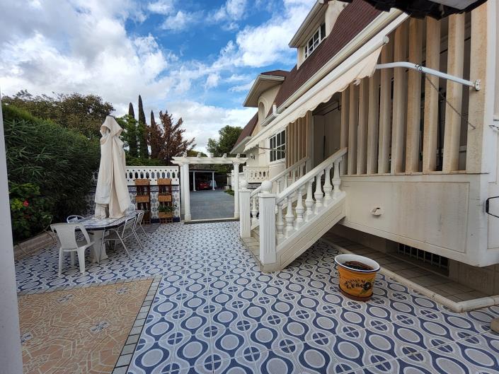 Image No.10-5 Bed Chalet for sale