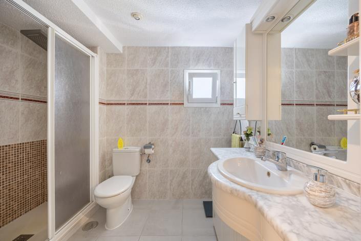 Image No.12-2 Bed Apartment for sale