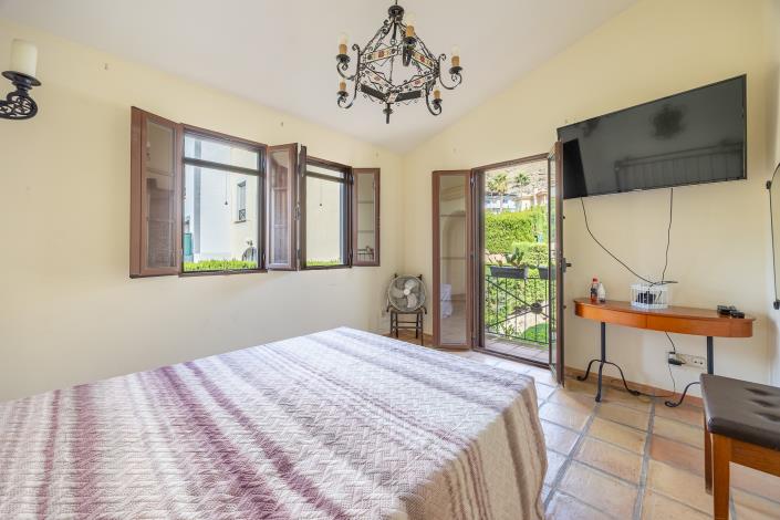 Image No.18-2 Bed Bungalow for sale