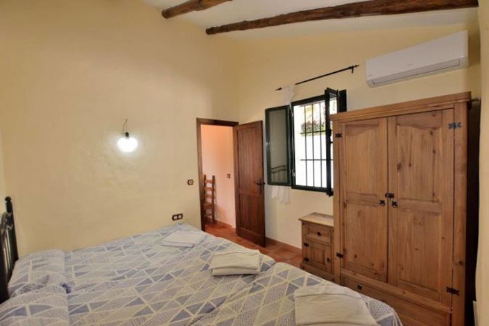 Image No.20-5 Bed Country House for sale