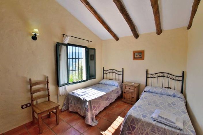 Image No.6-5 Bed Country House for sale