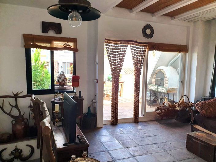 Image No.6-2 Bed Townhouse for sale