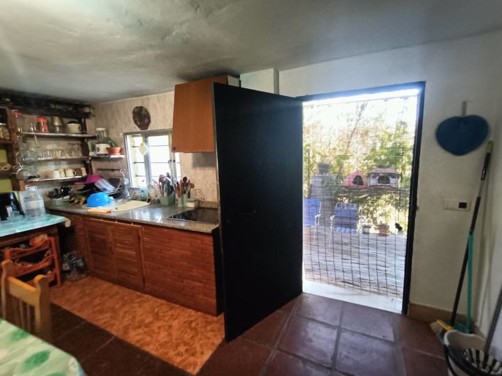 Image No.14-2 Bed Country House for sale