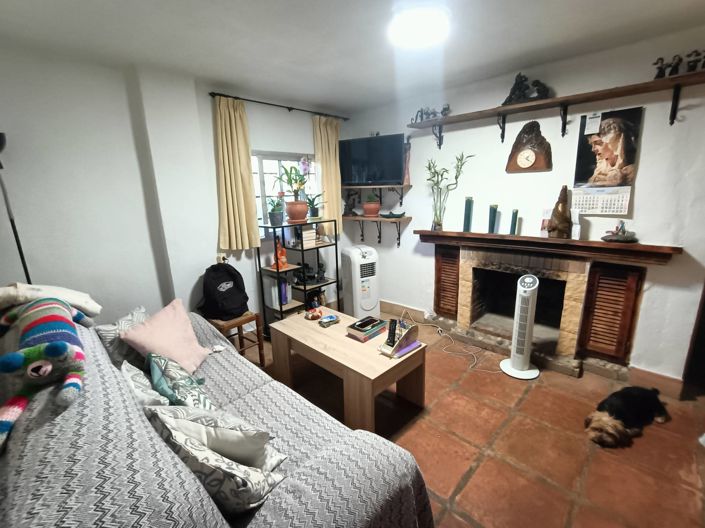 Image No.4-2 Bed Country House for sale