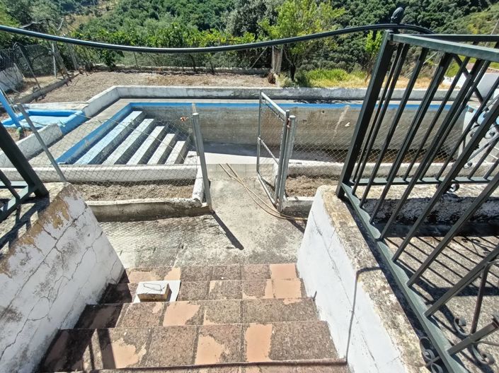 Image No.6-2 Bed Country House for sale