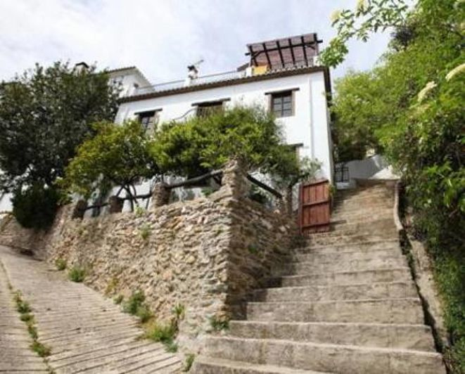 Image No.12-3 Bed Property for sale