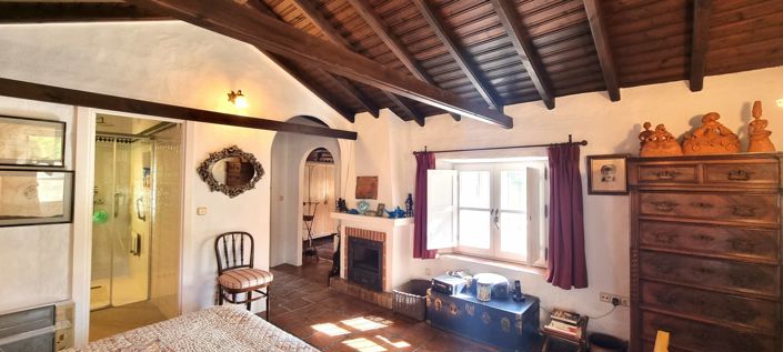 Image No.15-10 Bed Property for sale