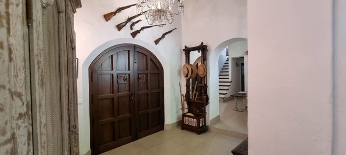 Image No.29-10 Bed Property for sale