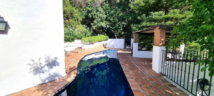 Image No.30-10 Bed Property for sale