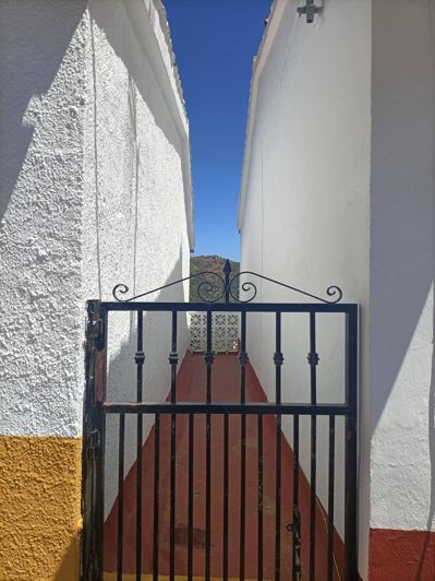 Image No.24-3 Bed Country House for sale