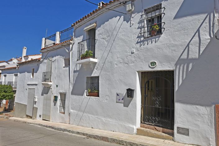 Image No.30-4 Bed Village House for sale