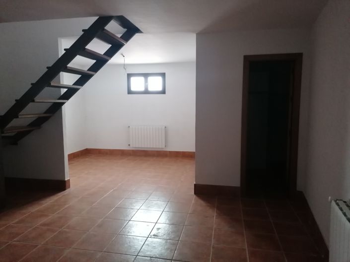 Image No.11-3 Bed Village House for sale