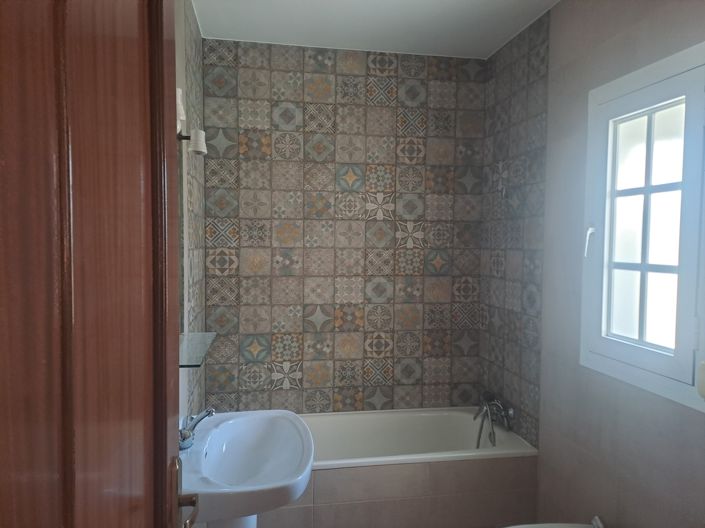 Image No.17-3 Bed Townhouse for sale