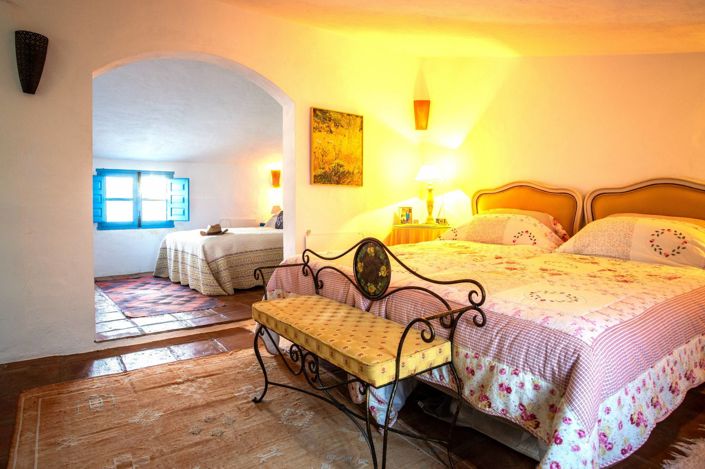 Image No.22-4 Bed Village House for sale