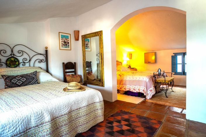 Image No.25-4 Bed Village House for sale