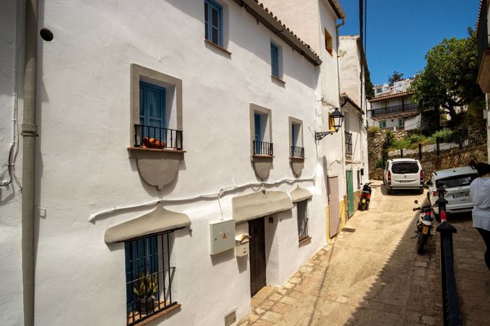 Image No.6-4 Bed Village House for sale