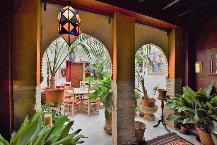 Image No.1-5 Bed Townhouse for sale