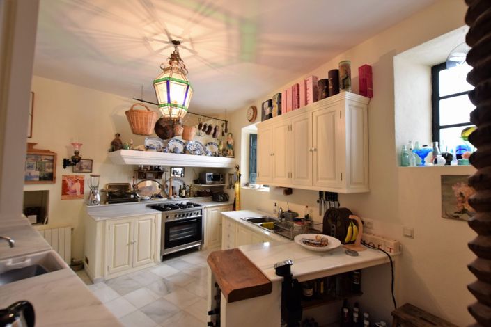 Image No.14-5 Bed Townhouse for sale