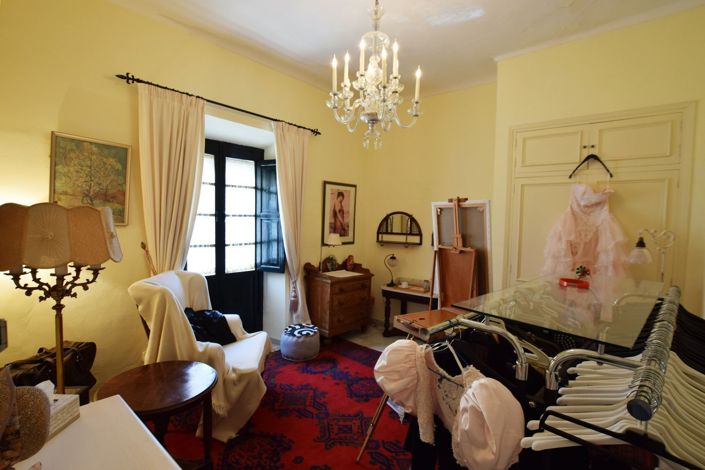 Image No.23-5 Bed Townhouse for sale