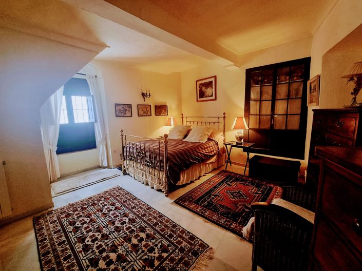 Image No.30-5 Bed Townhouse for sale