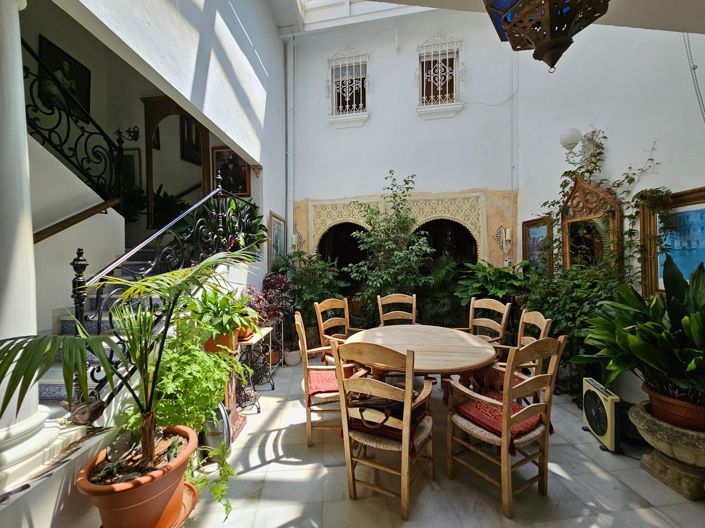 Image No.32-5 Bed Townhouse for sale