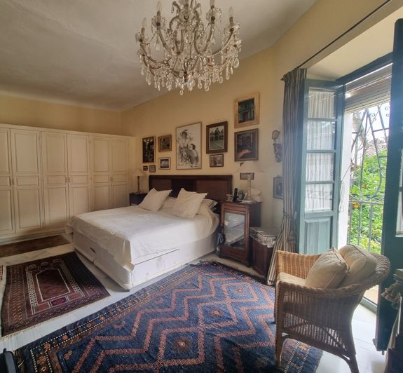 Image No.5-5 Bed Townhouse for sale