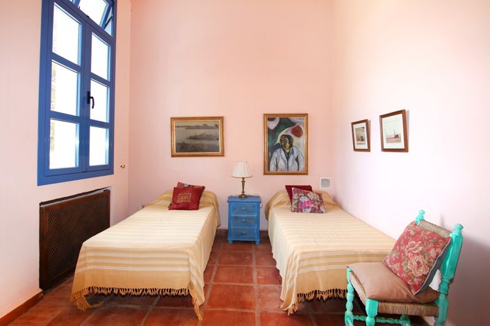 Image No.13-9 Bed Property for sale