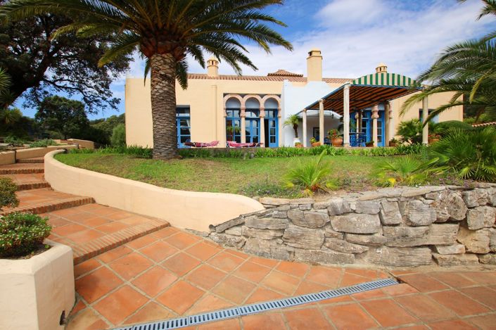 Image No.20-9 Bed Property for sale