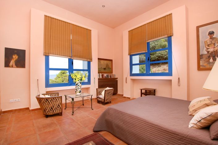 Image No.21-9 Bed Property for sale