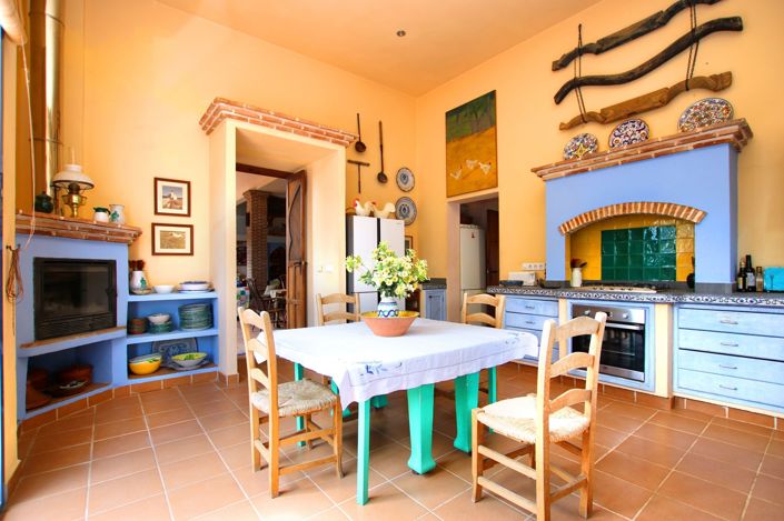 Image No.23-9 Bed Property for sale