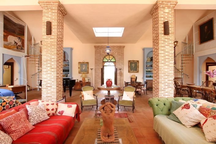 Image No.24-9 Bed Property for sale