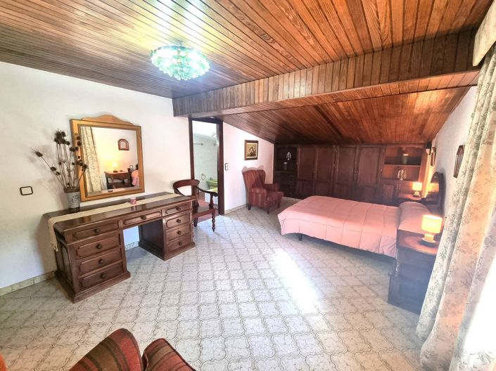 Image No.10-4 Bed Villa for sale