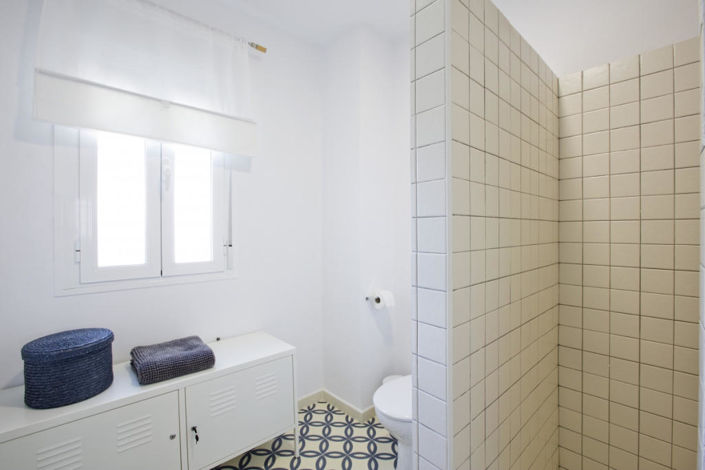 Image No.15-3 Bed Country House for sale