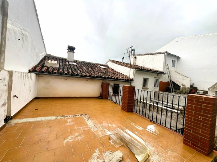 Image No.26-3 Bed Townhouse for sale