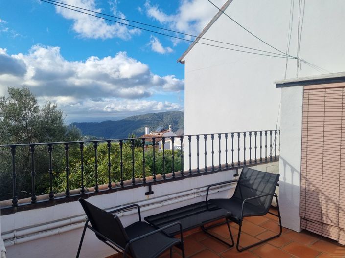 Image No.13-6 Bed Property for sale