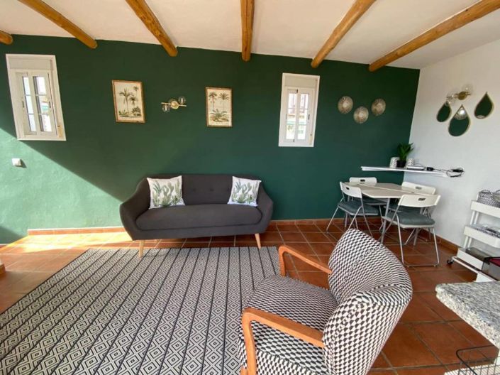 Image No.8-6 Bed Property for sale