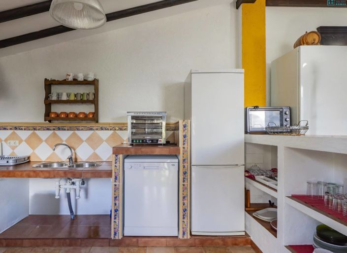 Image No.10-6 Bed Country House for sale