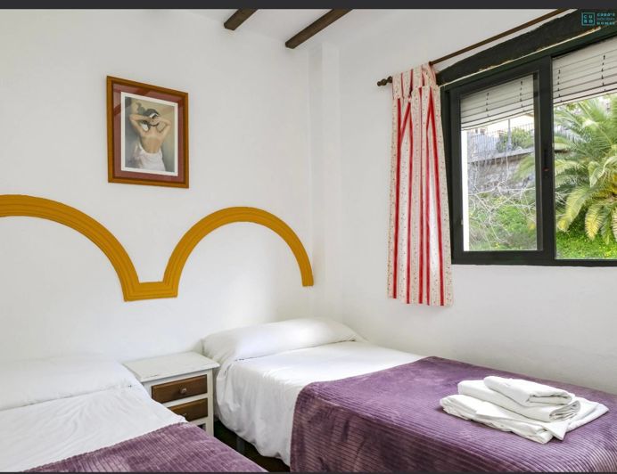 Image No.11-6 Bed Country House for sale