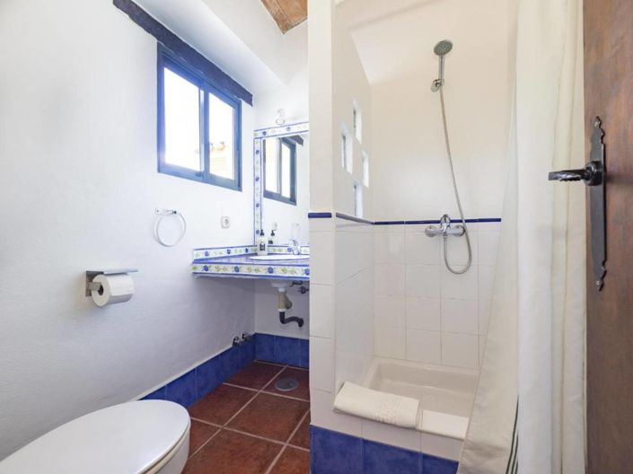 Image No.13-6 Bed Country House for sale