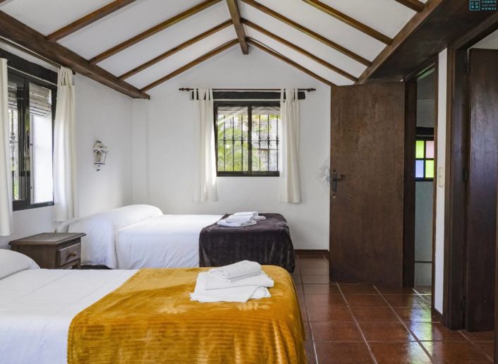 Image No.14-6 Bed Country House for sale